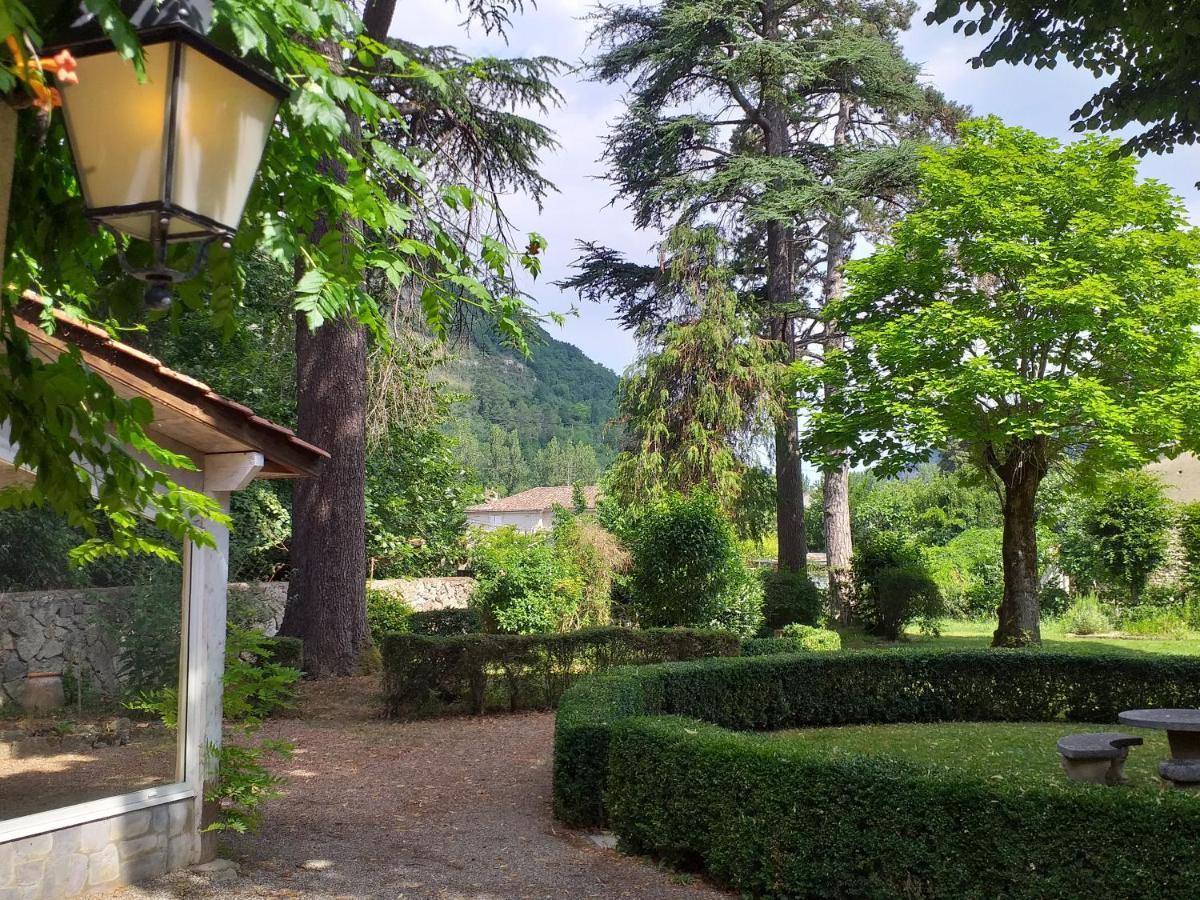 サン・タントナン Le Jardin Secret Bed & Breakfast エクステリア 写真